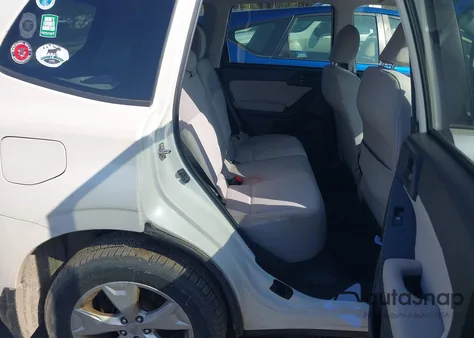 2015 Subaru Forester 2.5I Premium z USA, uszkodzony, nr VIN JF2SJADC1FH539335